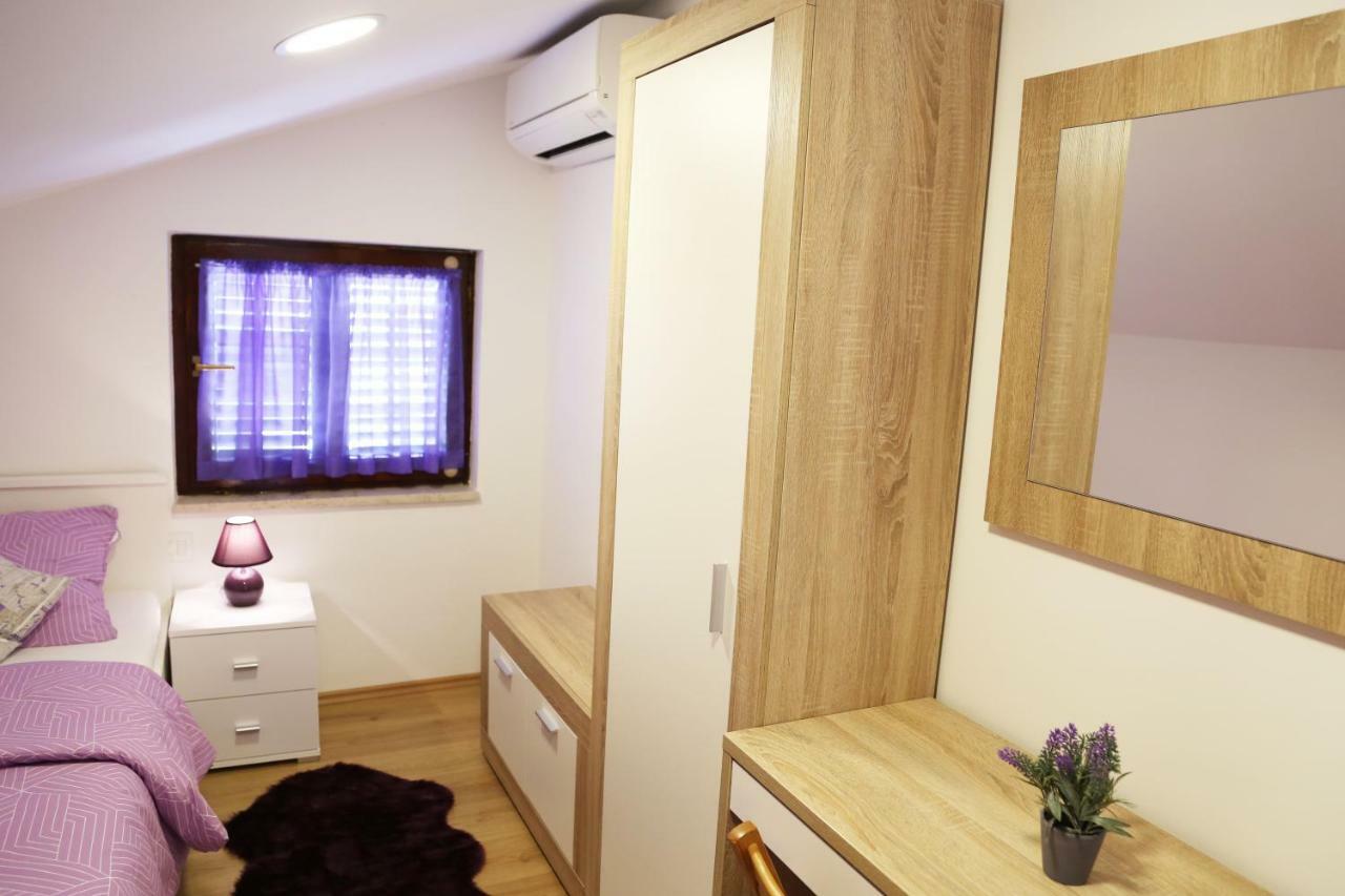 New, Sunny Apartment Surrounded By Nature Omišalj Extérieur photo
